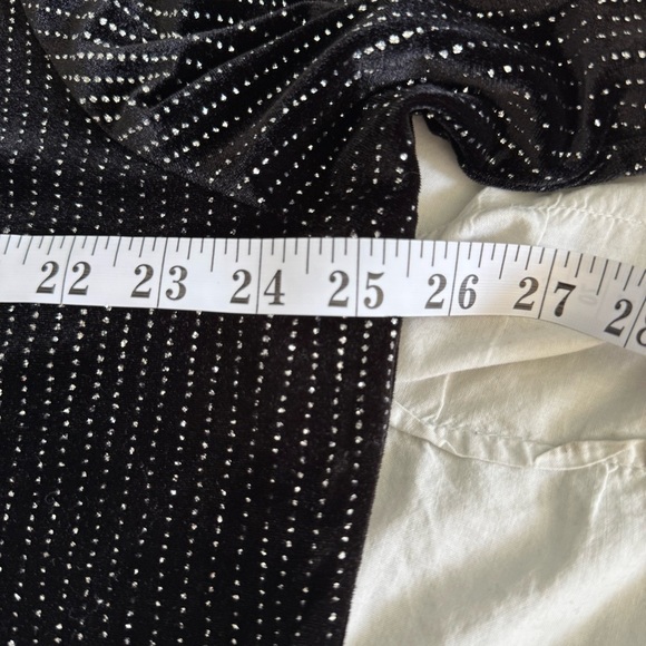 Chagall Black Velvety Sparkle Top 2X Holiday - Picture 6 of 7